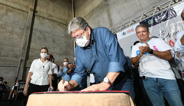 João Azevêdo entrega tomógrafo, inspeciona obras da Saúde e assina convênios para investimentos na cultura e esporte de Patos