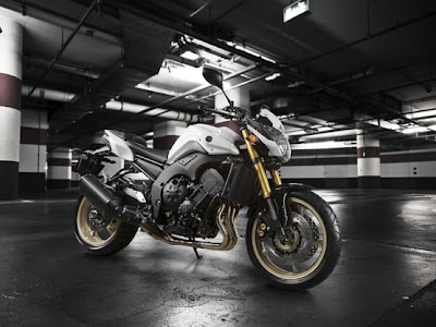 2011 Yamaha FZ8 bike wallpaper