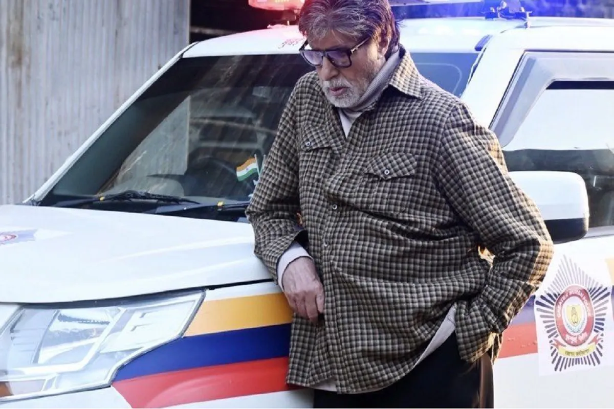 amitabh_bachchan_arrested_big_b_share_photo_with_mumbai_police_car_and_wrote_arrested