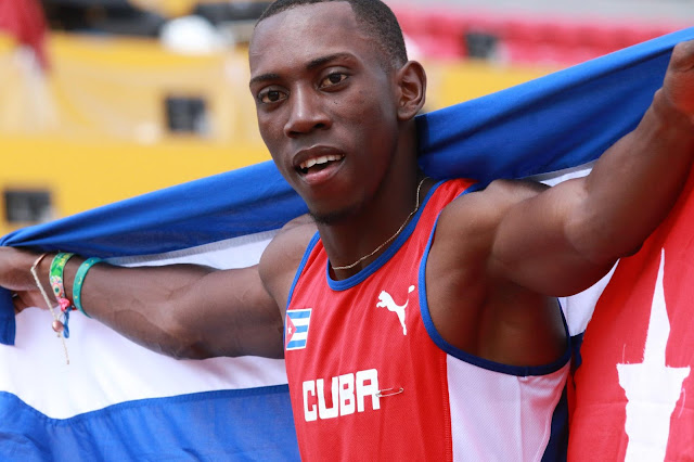 Una de las figuras descollantes del atletismo cubano, el saltador Pedro Pablo Pichardo, abandonó la concentración del equipo nacional en Stuttgart, Alemania