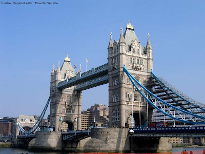 TOWER BRIDGE - LONDRES