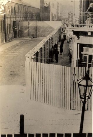 19 November 1939 worldwartwo.filminspector.com Warsaw Ghetto fencing