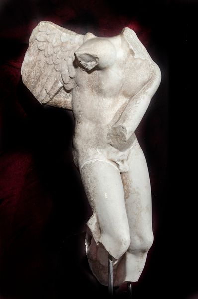 Το άγαλμα στην έκθεση του Αρχαιολογικού Μουσείου της Μύρινας. Πηγή: Φωτογραφικό αρχείο Εφορείας Αρχαιοτήτων Λέσβου