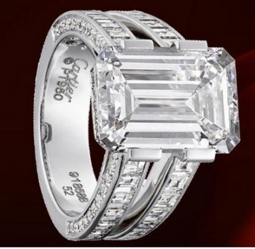 ... de long doigts cette bague est magnifique bague solitaire trinity