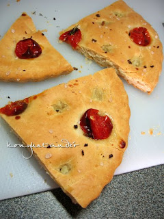 sliced-tomato-focaccia