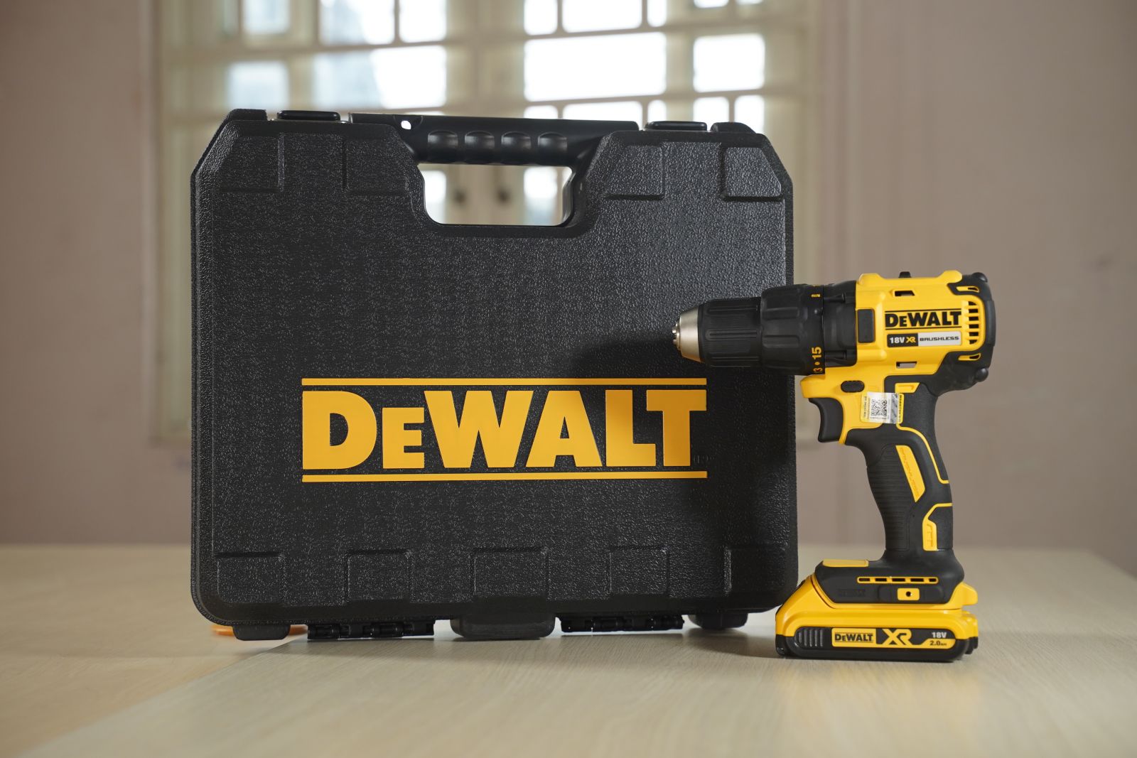 Đánh giá chi tiết máy khoan vặn vít pin Dewalt DCD777D2