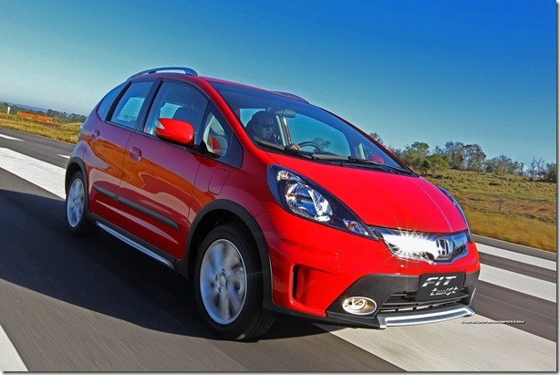 2013-Honda-Fit-Twist-102