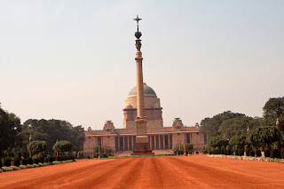 Rashtrapati Bhavan. Centralna aleja Delhi Rajpath