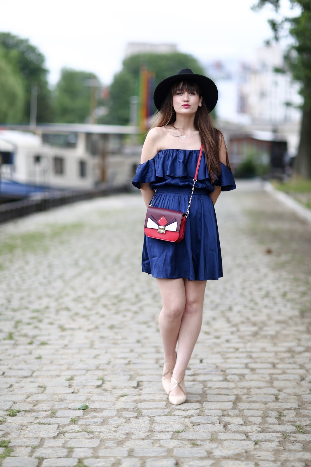 meetmeinparee, chic, style, look, blogger, parisian style, off the shoulder dress