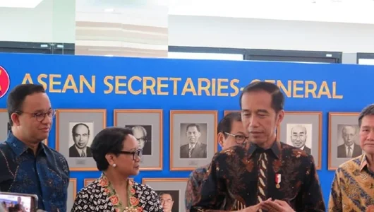 Jokowi Bicara soal Insentif untuk Mobil Listrik, Anies Menimpali