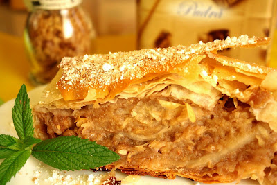 Articole culinare : Daring Bakers Challenge May 2009 - Apple Strudel/ Strudel cu mere