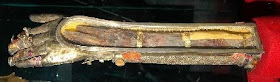 Βυζαντινή λειψανοθήκη του 11ου-12ου αιώνα με το αριστερό χέρι της Αγίας 'Αννας που το κατέχει η Αρχιεπισκοπή της Γένοβας.