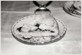 Fetta di torta in bianco e nero, cucina, Puglia.