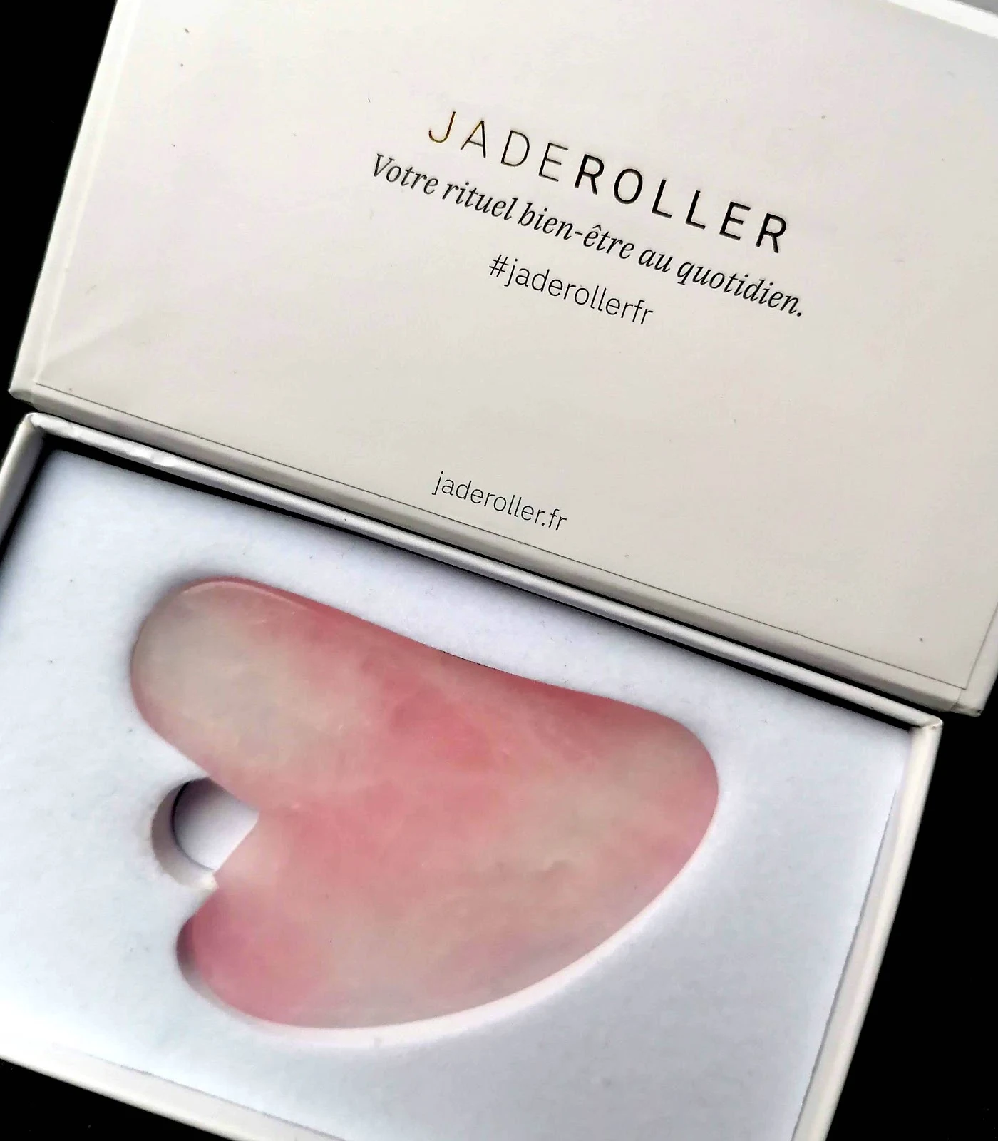 JADE ROLLER : la découverte du roller et du gua sha en QUARTZ ROSE! 💆🏽‍♀️