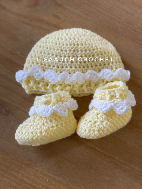 Easy crochet baby hat and booties pattern with ruffle