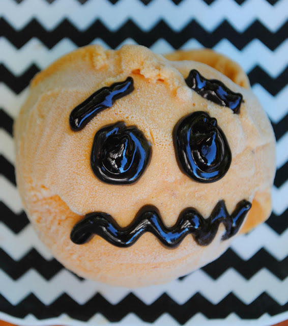 Jack o' lantern Pumpkin Ice Cream | www.jacolynmurphy.com