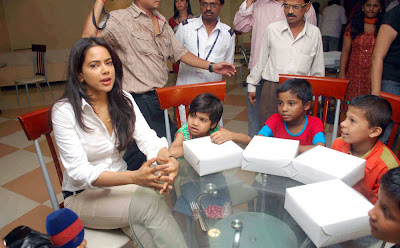 sameera reddy visits dreams home ngo in mumbai unseen pics