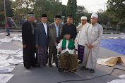 Usai Sholat Idul Fitri di Pelabuhan Sunda Kelapa Sesepuh Lodan Foto Bersama 