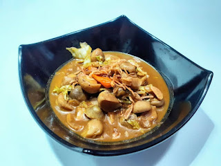 Spicy oyster mushroom tongseng.