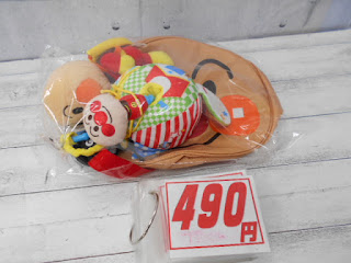 中古品　アンパンマン色々セット　４９０円