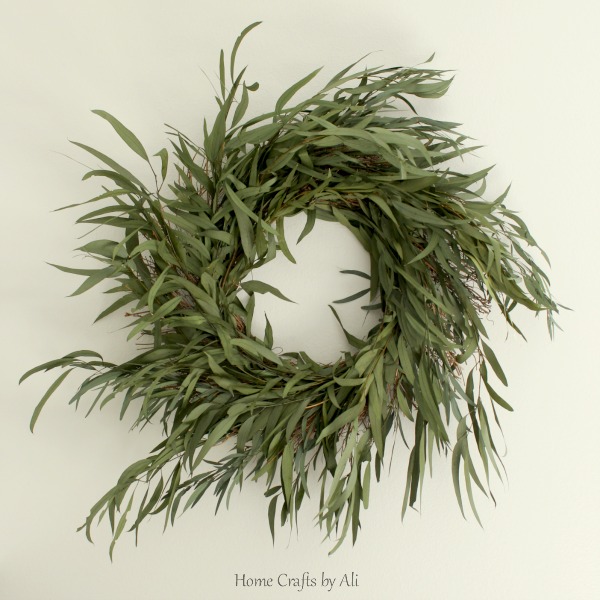 Easy tutorial to make a green wreath for your home