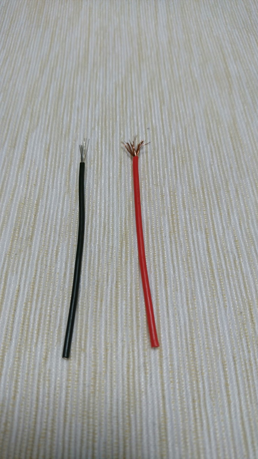 オヤイデ電気ショップブログ ケーブルは見た目だけでは わからない ヨリ線のサイズの測り方