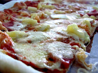 Hawaiian pizza, Davao City, Pizza, Pineapple, Mama Maria's Pezzeria, Hotel Elena, Lanang, Davao delights, davaodelights.blogspot.com