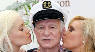 Yuk Ungkap Faktanya! Sebelum Meninggal Hugh Hefner Terserang Masalah Pendengaran. Apa Karena Kebanyakan Minum Viagra?