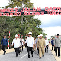 Kunjungi Muna dan Muna Barat, Presiden Jokowi Salurkan BLT Hingga Resmikan Jalan