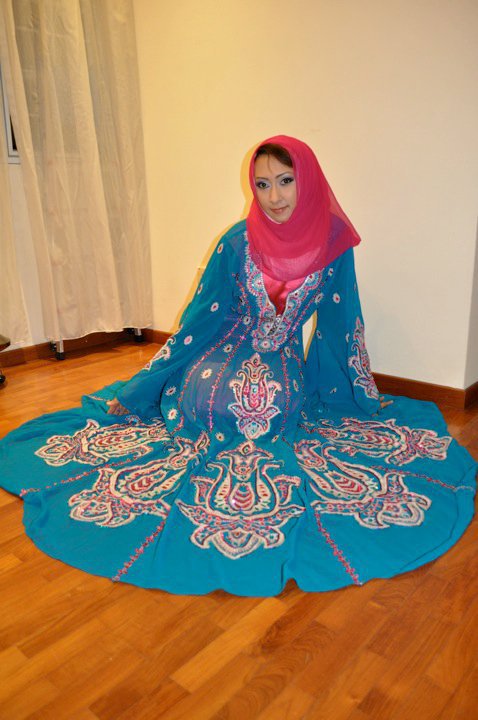 Exquisite Turquoise and Pink Beaded Arab Muslim Dress