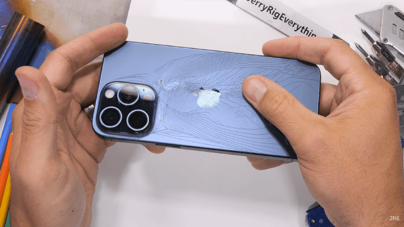 Titanium iPhone 15 Pro Max fails JerryRigEverything's stress test!