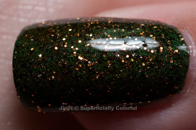 The Nail Junkie - Jin over Zoya - Veruschka