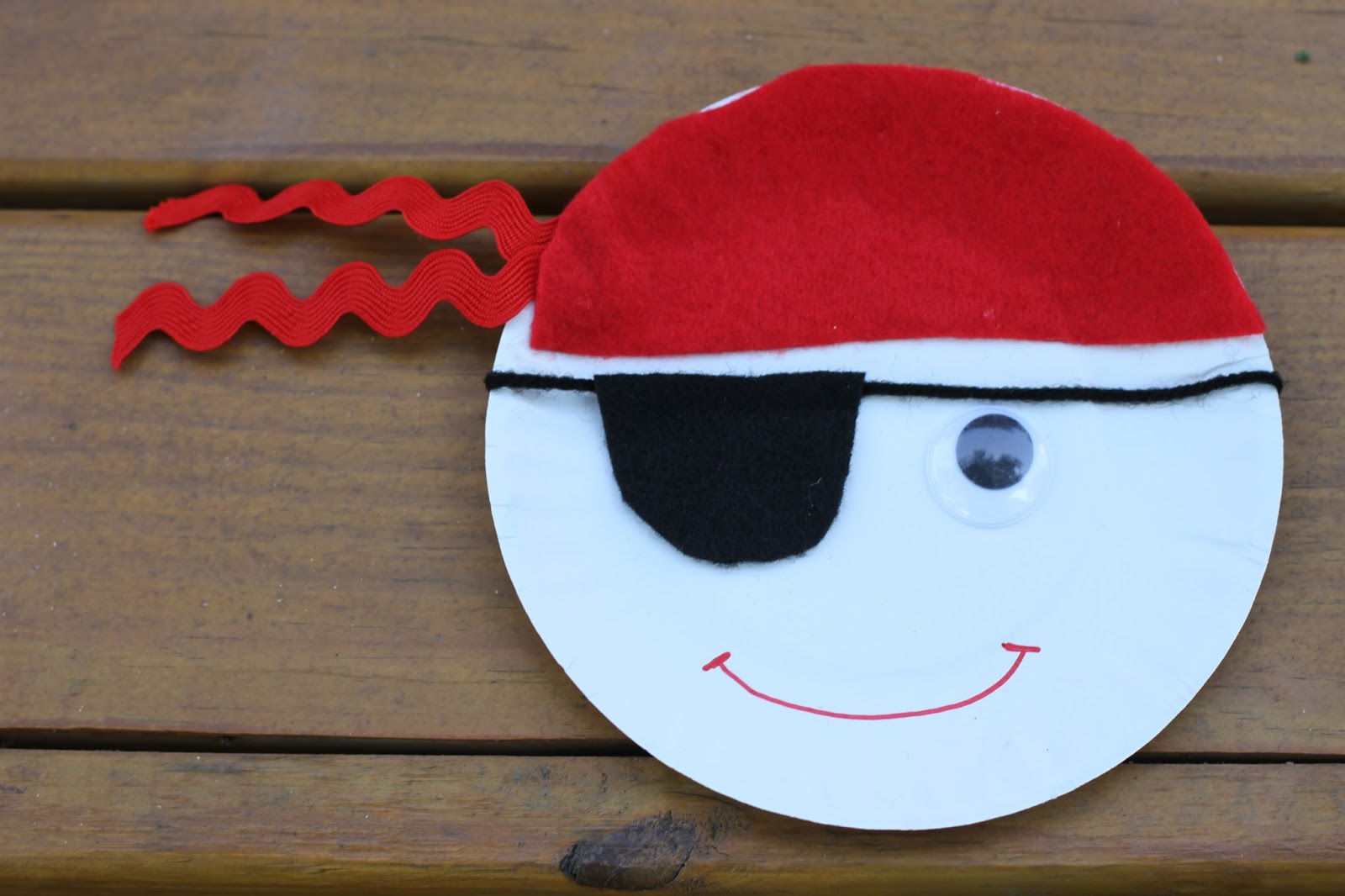 Easy Summer Craft: Paper Plate Pirates - The Chirping Moms