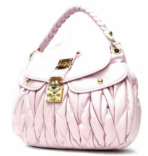  pink version of this bag. Isn't it so girly and adorable?