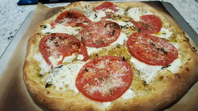 Tomato and Mozzarella Pizza Ready to Eat