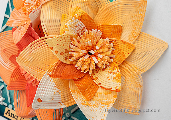 Layers of ink- Butterfly Flowers Tutorial by Anna-Karin Evaldsson. Paper flowers.