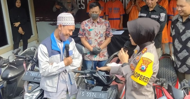 Bekuk 4 Pelaku Curanmor di Surabaya, Polisi Kembalikan Motor Korban