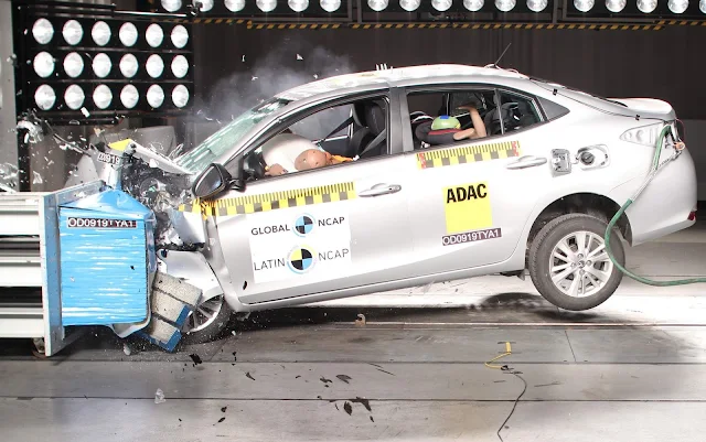 Toyota Yaris ganha 4 estrelas para adultos e 4 para crianças - Latin NCAP