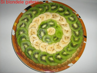 tarta cu banane si kiwi