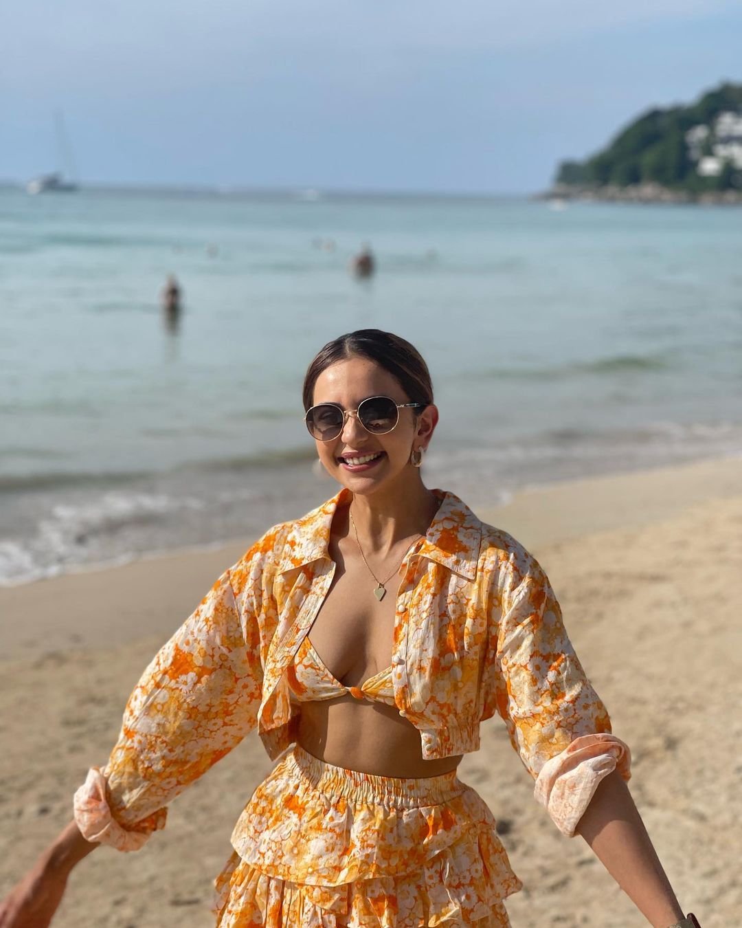 Rakul Preet cleavage beach wear hot actress