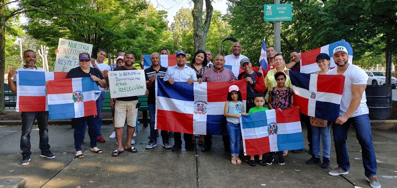 Líderes políticos, religiosos y activistas comunitarios se movilizan en Boston contra cambio a la constitución