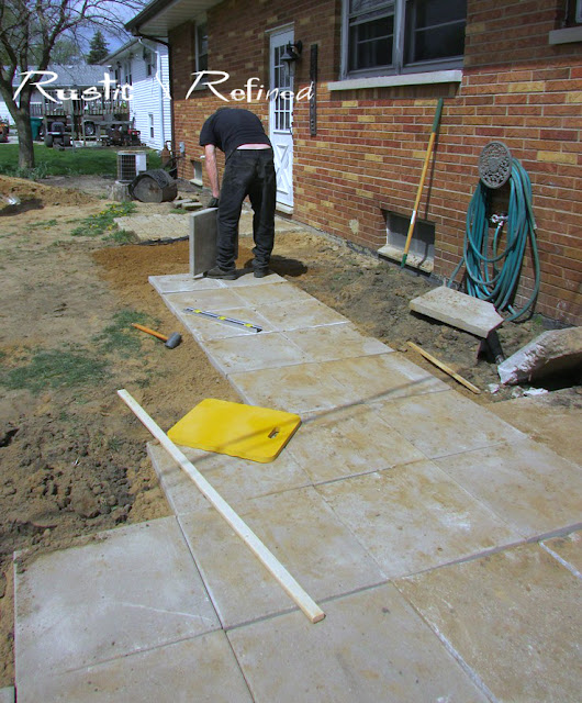 modern sidewalk design using concrete pavers