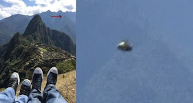 UFO nel cielo sopra le antiche rovine situate nelle Ande in Perù.