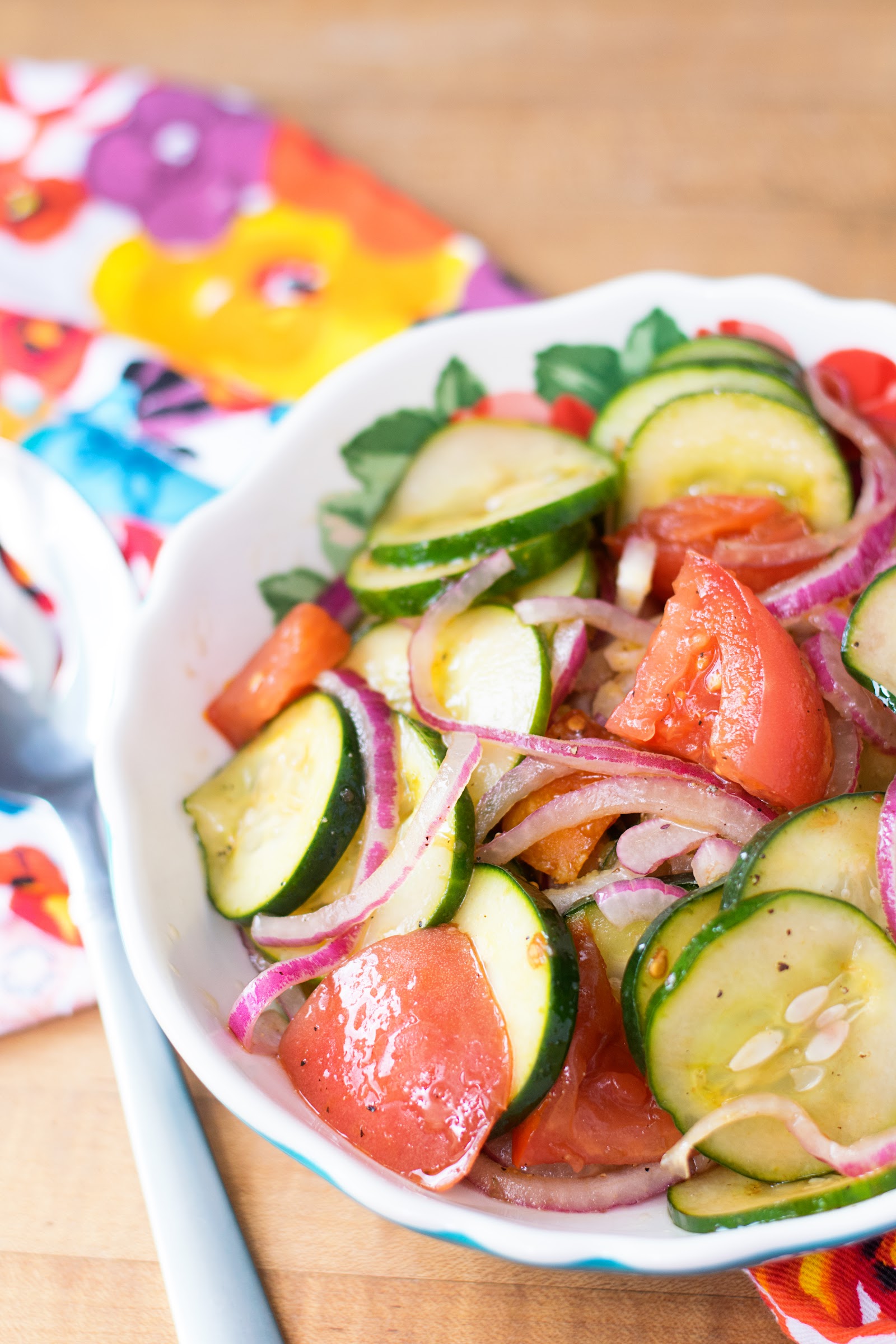 Fresh and Flavorful Cucumber and Tomato Salad Recipe 