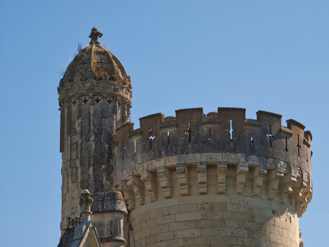 jiemve, château, La Mothe Chandeniers, tour ronde, tourelle-escalier