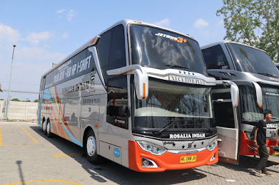 Foto Bus Rosalia Indah UHD