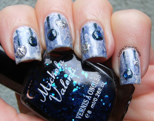 Christmas ornaments nails