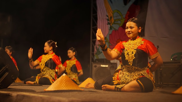 Penampilan Tari di Jenggawur Art Festival 2023