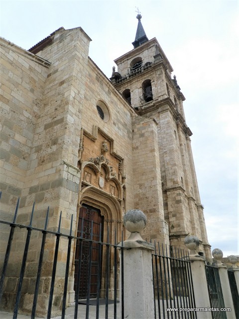 catedral de Alcalá de Henares en Madrid