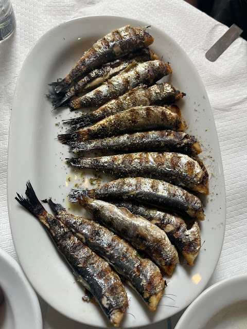 παράξενο πιρούνι, paraxeno pirouni